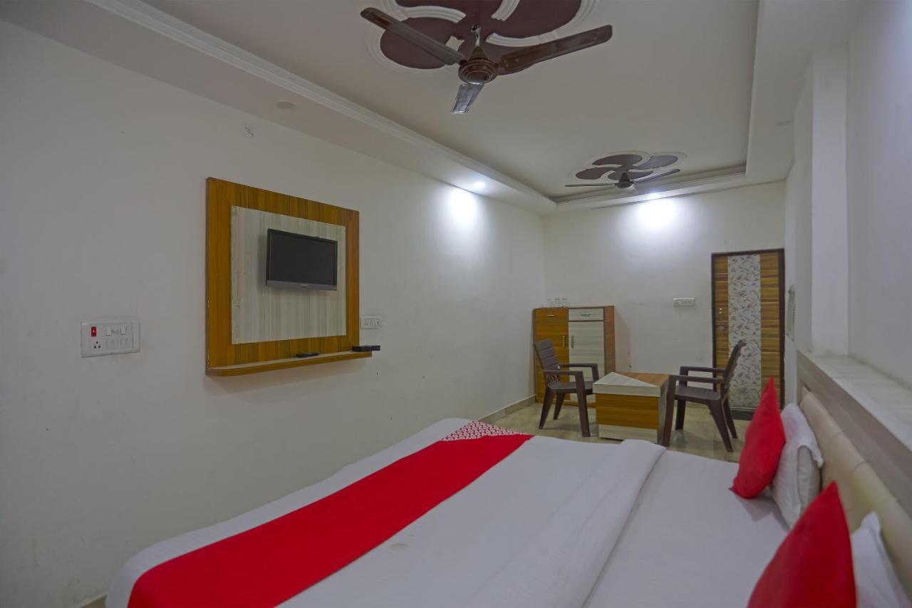 Oyo Flagship 79289 Hotel Grand Keshav ガーズィヤーバード エクステリア 写真