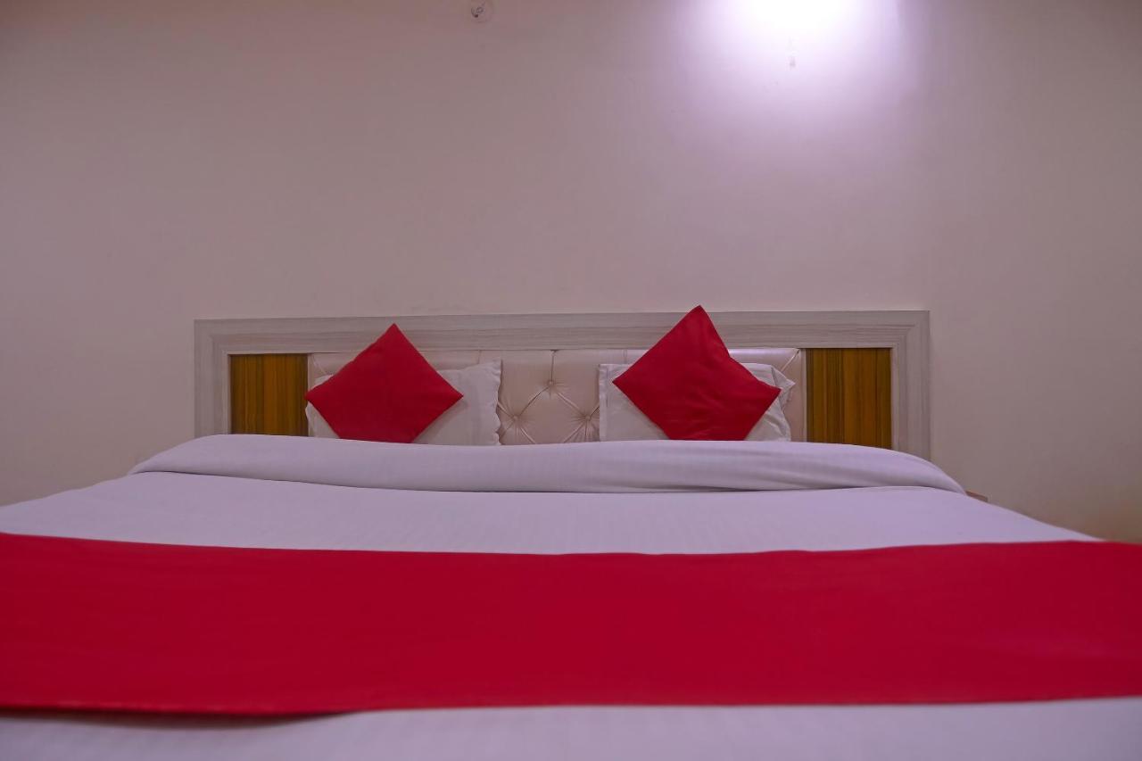 Oyo Flagship 79289 Hotel Grand Keshav ガーズィヤーバード エクステリア 写真