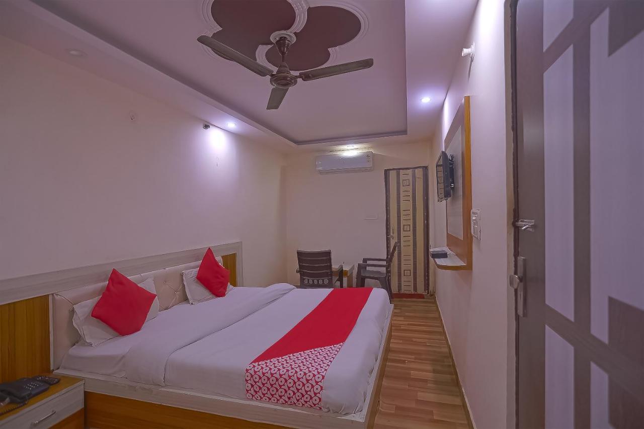 Oyo Flagship 79289 Hotel Grand Keshav ガーズィヤーバード エクステリア 写真