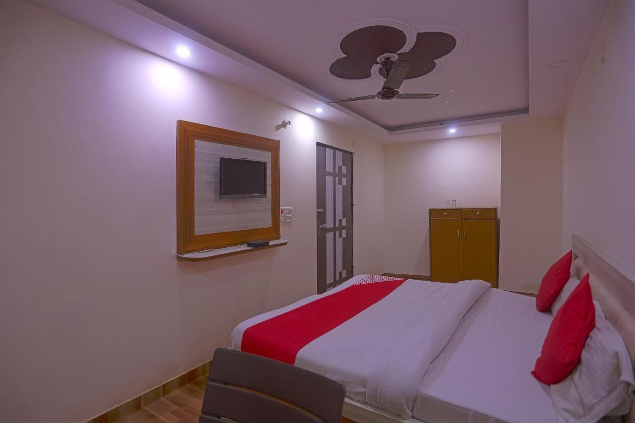 Oyo Flagship 79289 Hotel Grand Keshav ガーズィヤーバード エクステリア 写真