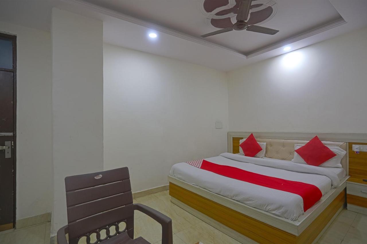 Oyo Flagship 79289 Hotel Grand Keshav ガーズィヤーバード エクステリア 写真