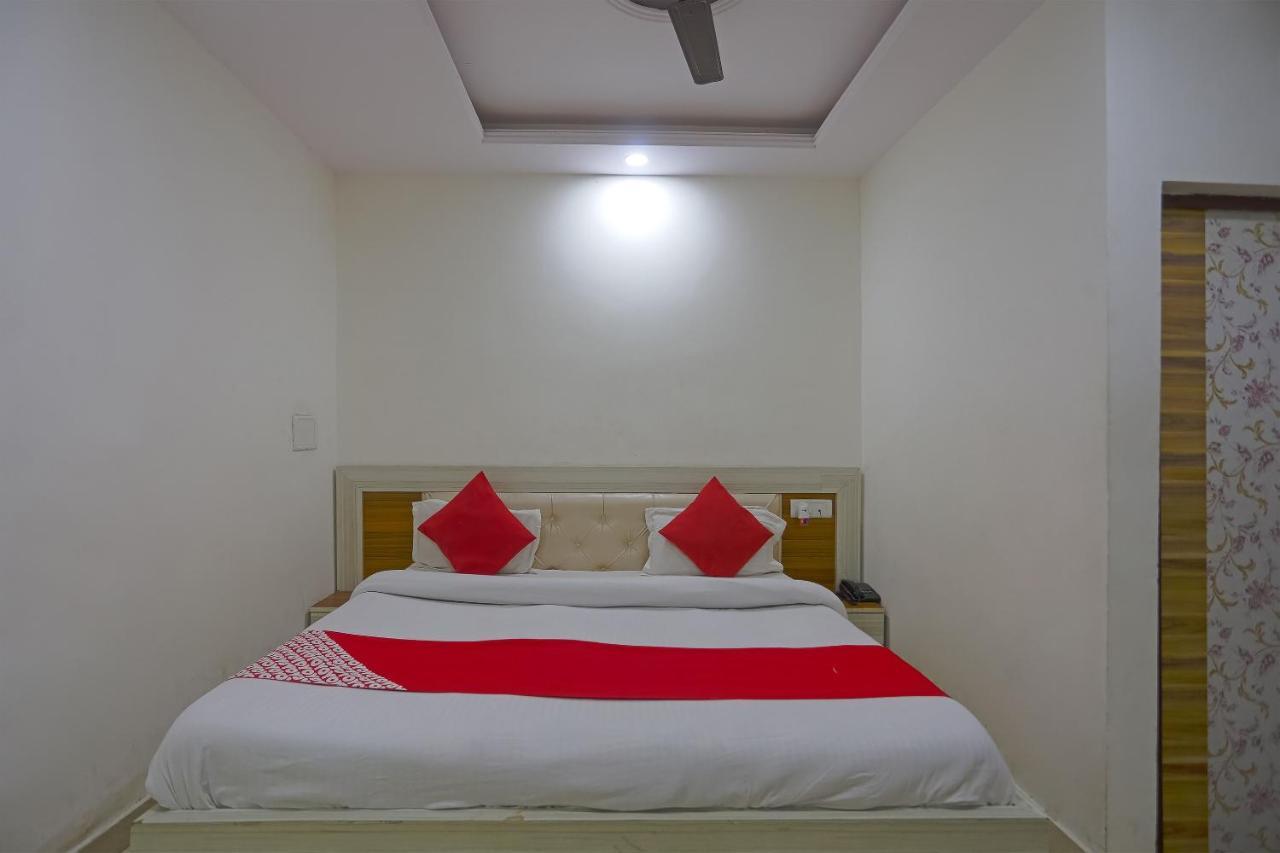 Oyo Flagship 79289 Hotel Grand Keshav ガーズィヤーバード エクステリア 写真