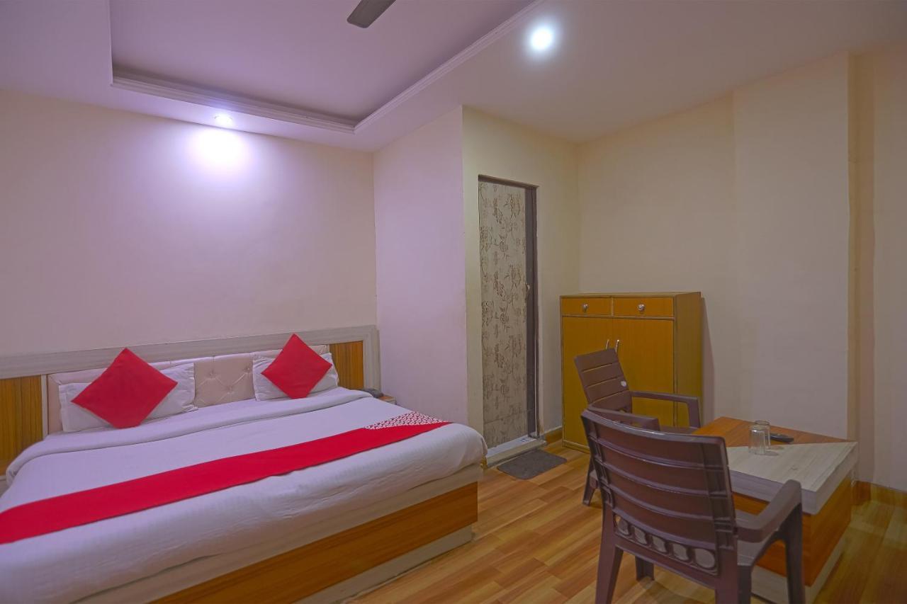 Oyo Flagship 79289 Hotel Grand Keshav ガーズィヤーバード エクステリア 写真
