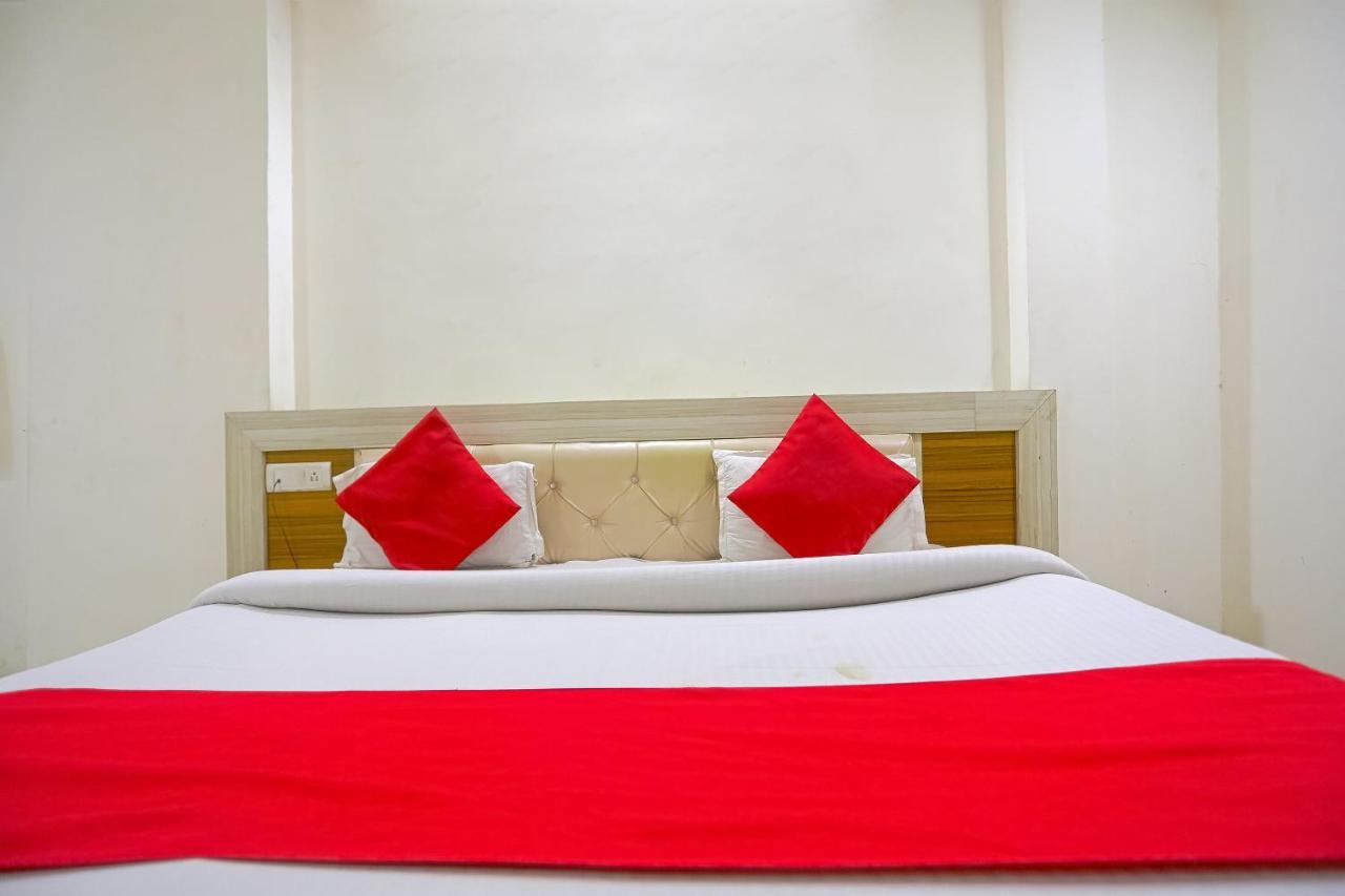 Oyo Flagship 79289 Hotel Grand Keshav ガーズィヤーバード エクステリア 写真